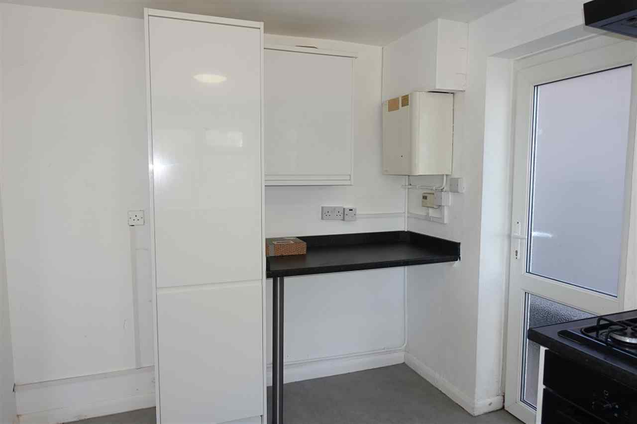 resized-2349823-Kitchen B.JPG